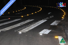 Load image into Gallery viewer, Solar Flashing Road Marker